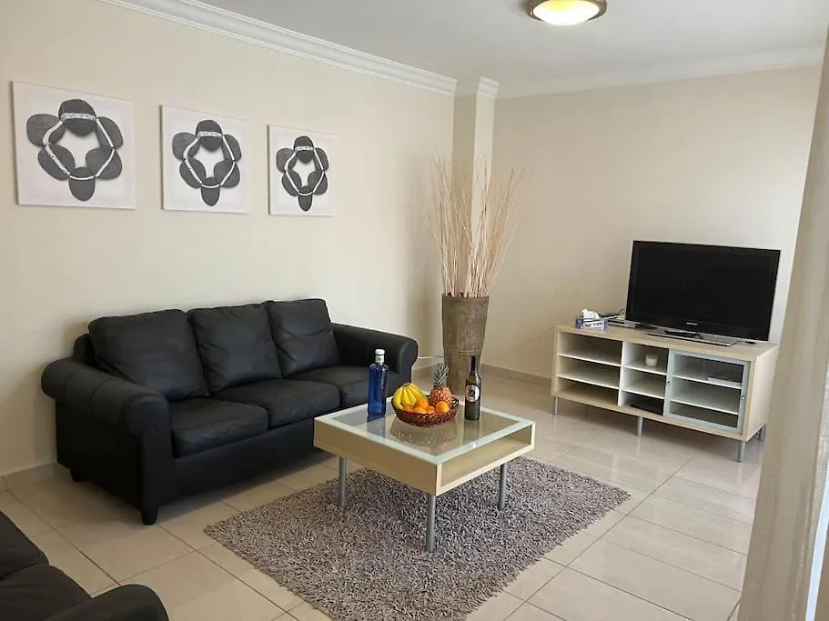 אדחה 33 Pleasures Del Duque Apartment 0*,