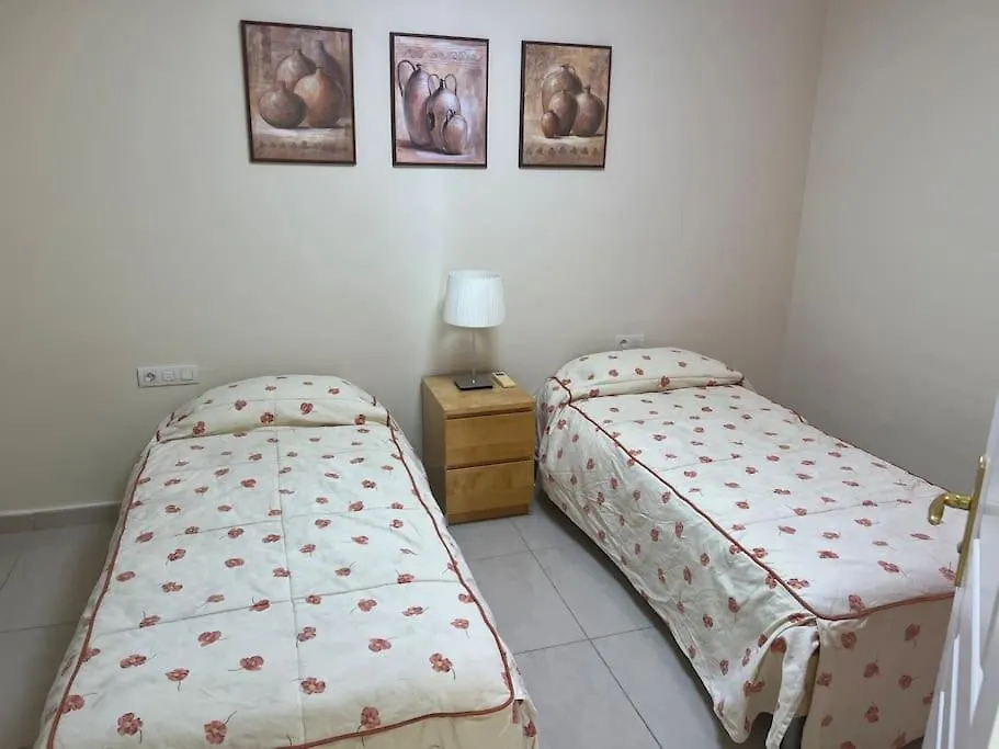 אדחה 33 Pleasures Del Duque Apartment ספרד
