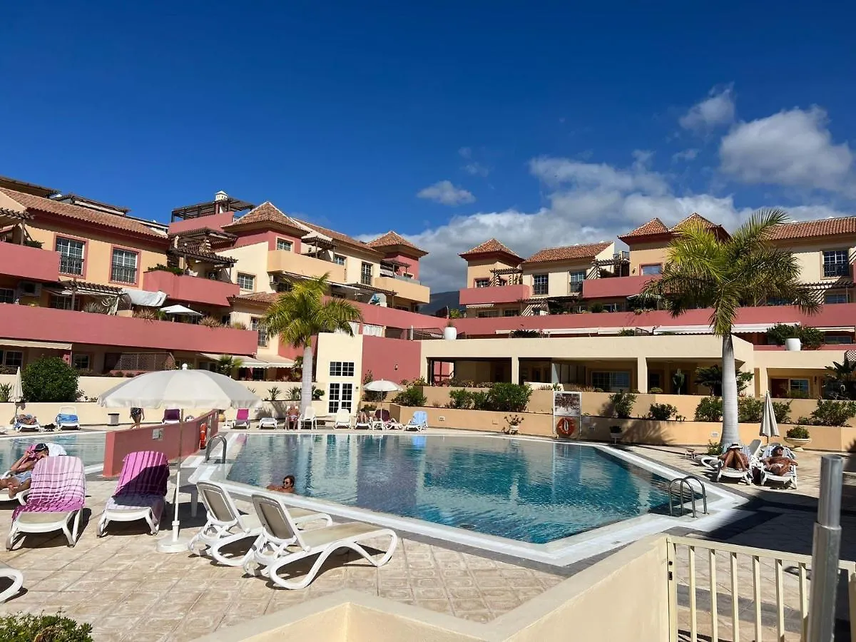 אדחה 33 Pleasures Del Duque Apartment 0*,  ספרד