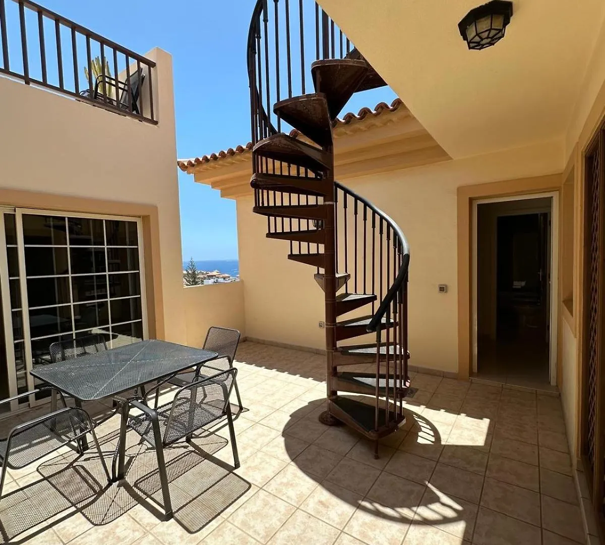 אדחה 33 Pleasures Del Duque Apartment